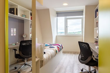 Gold En Suite at The Barn, Bampfylde Street, Newtown, Exeter, EX12FQ - Image 3